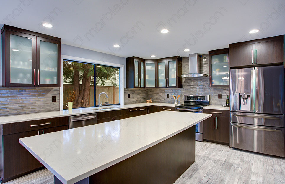 Modern Kitchen Counters & Islands