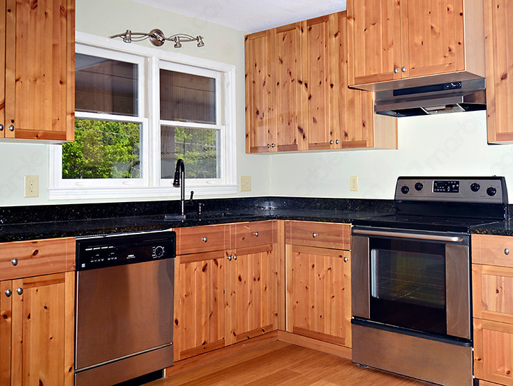 Pairing Rustic Kitchen Cabinets With Granite Countertops