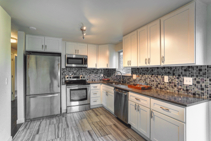 granite kitchen backsplash