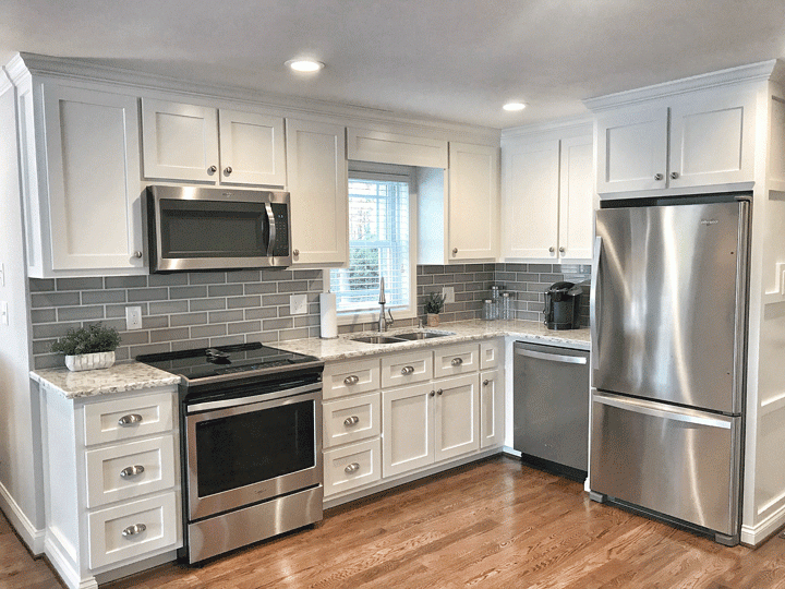 Kitchen Cabinet With Counter