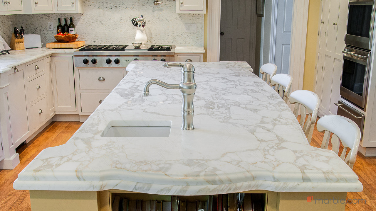 What Is The Difference Between Carrara and Calacatta Marble image