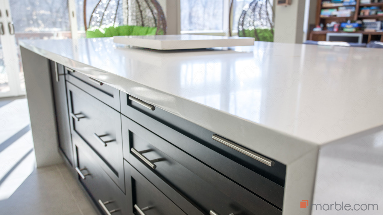 Organic White Quartz Kitchen Countertops