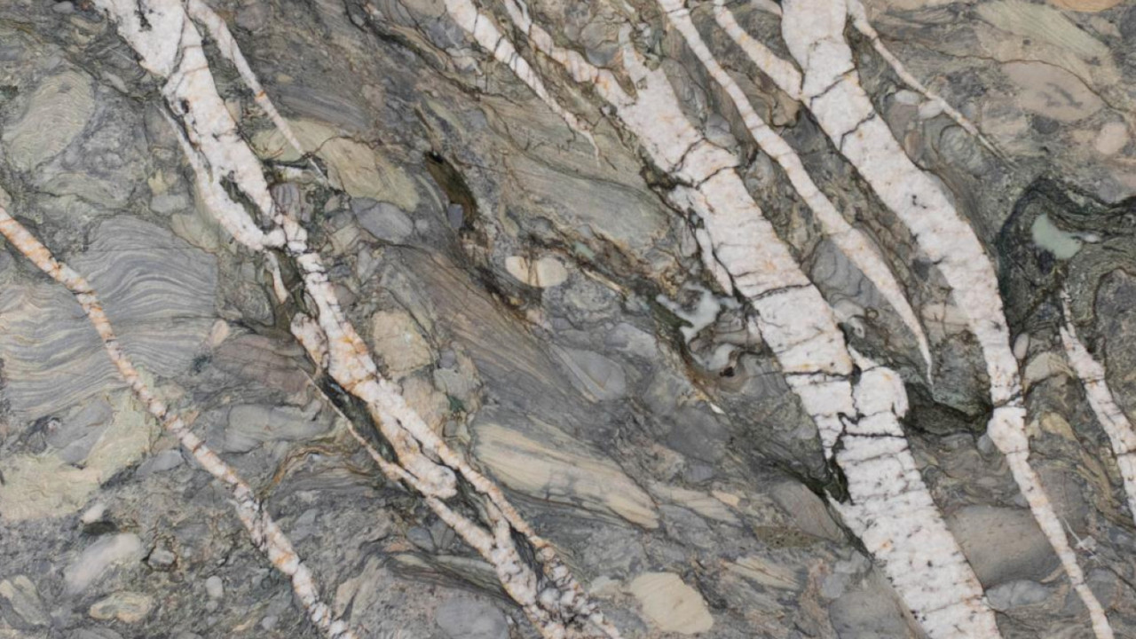 Fusion Crystal Zucchi Stones Quartzite Quartzite